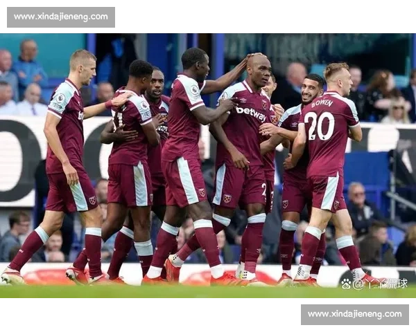 红魔主场迎战铁锤帮英超焦点之战胜负悬念拉满攻防博弈引爆老特拉福德夜晚